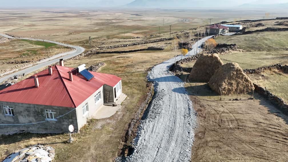 Belediyemizden Mahalle ve Mezralarda Yol Çalışması