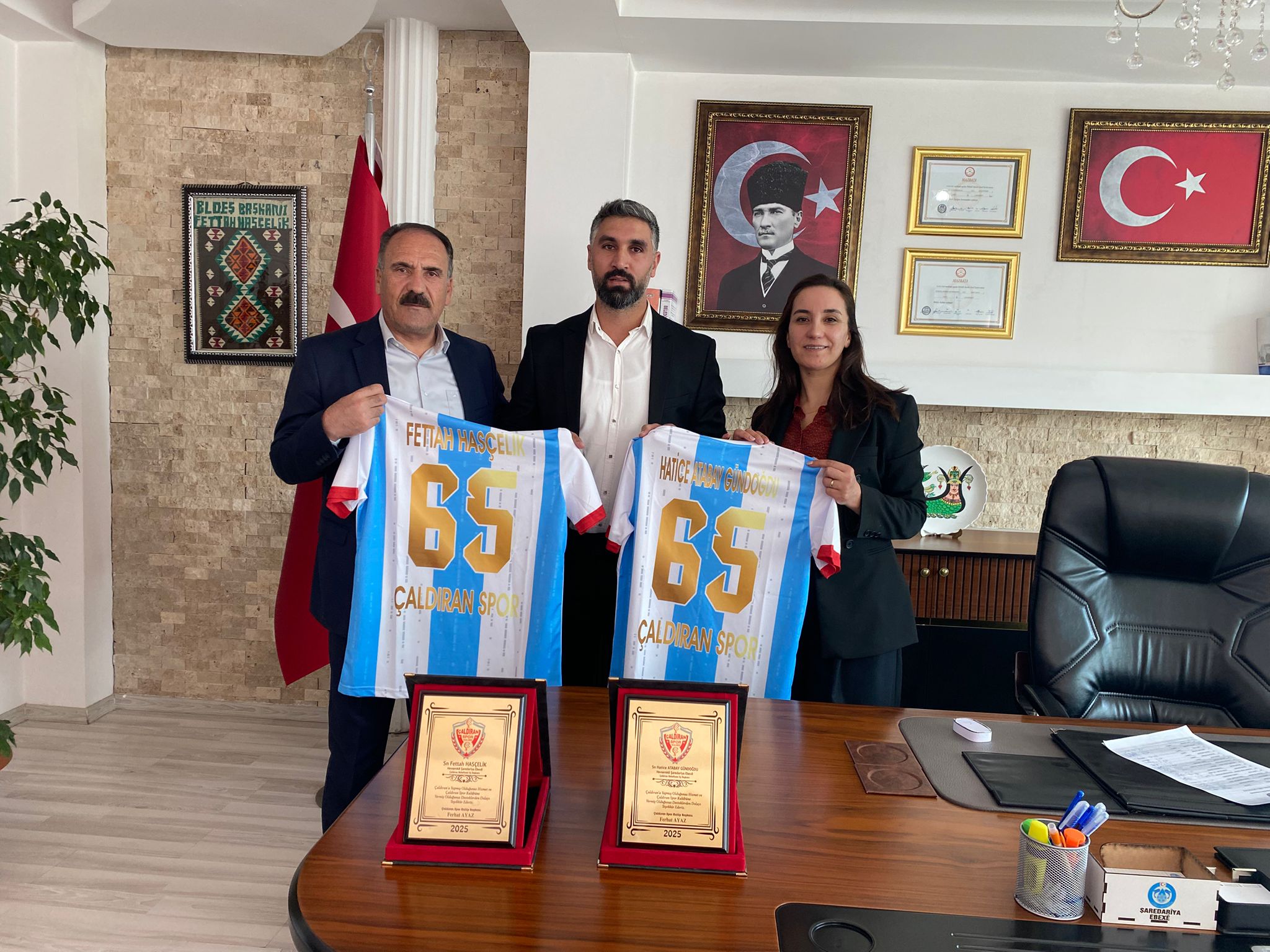 Çaldıran Spor Kulübü’nden Belediye Eşbaşkanlarına Ziyaret